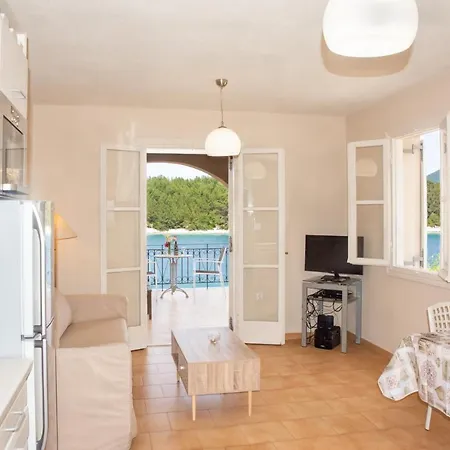 Windward At Captains